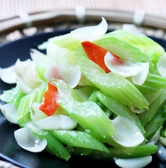 炒芹菜需要芹菜焯水几分钟最佳 MAIN201402140733000056556021031.jpg