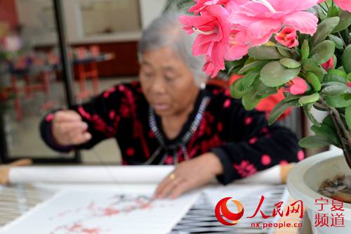 宁夏红十字会捐赠320万元助力养老事业