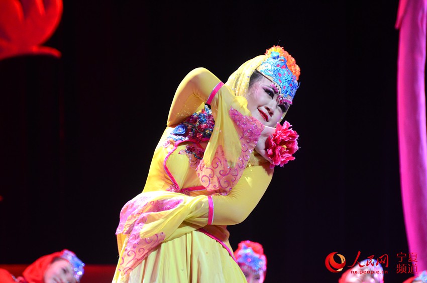 回族舞蹈诗《九州花儿美》在北京首演