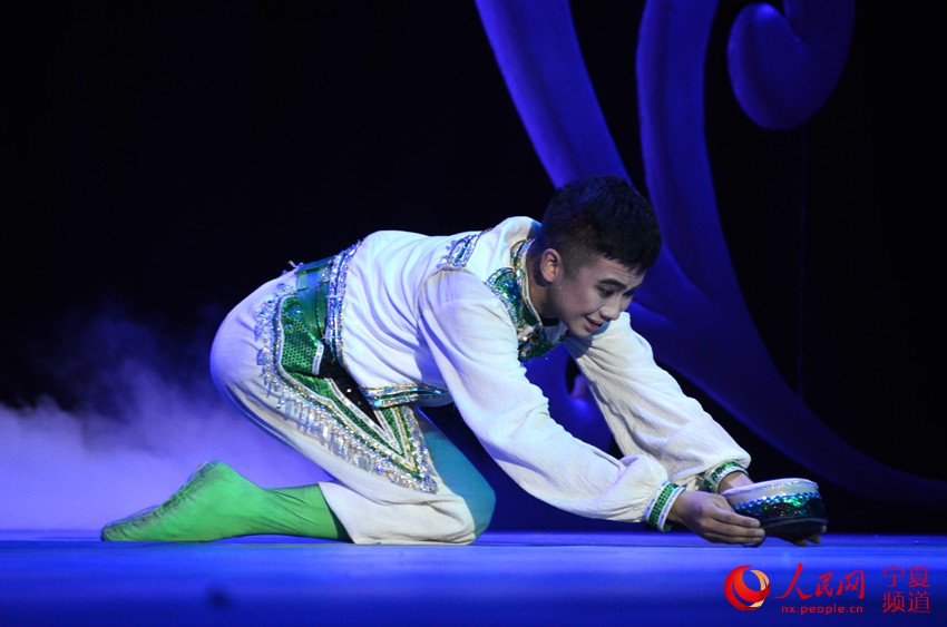 回族舞蹈诗《九州花儿美》在北京首演