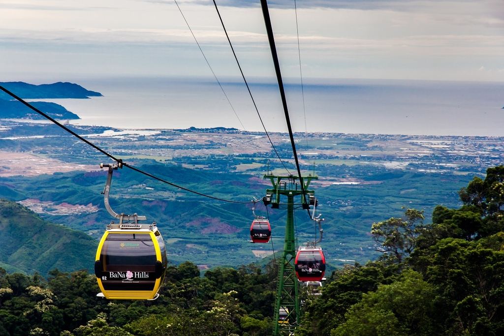 越南岘港必玩景点 世界最长缆车和粉红色教堂