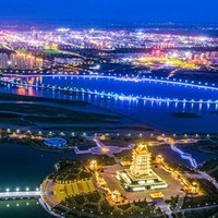 吳忠市吳忠市地處寧夏中部，坐落在中華民族的”母親河”——黃河之濱。
