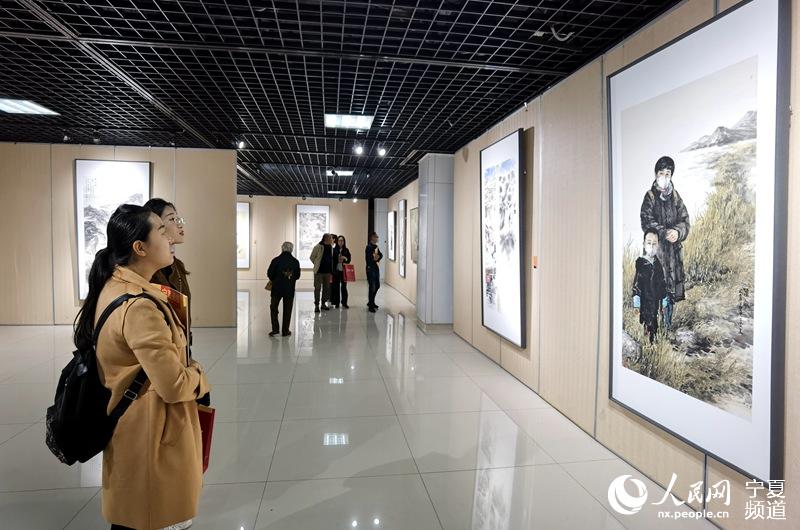【組圖】“塞上江南·美麗寧夏”主題美術創作展在銀川啟幕 人民網 高嘉蔚攝
