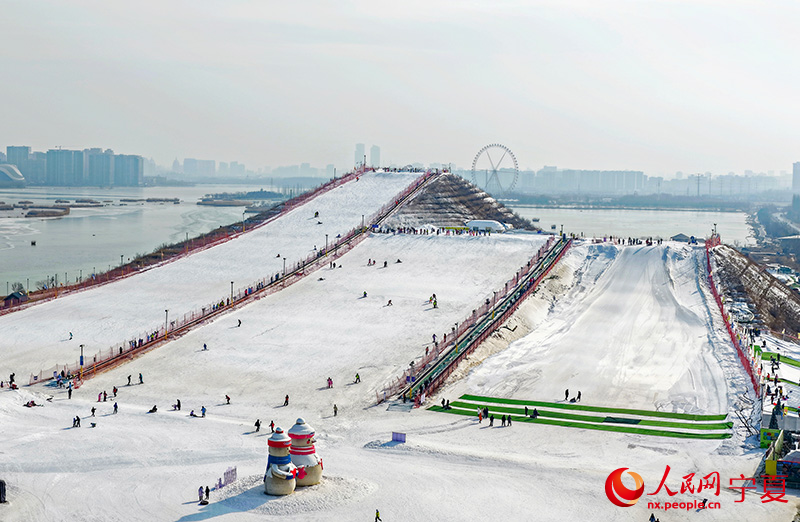 航拍寧夏銀川閱海滑雪場。人民網記者 梁宏鑫攝