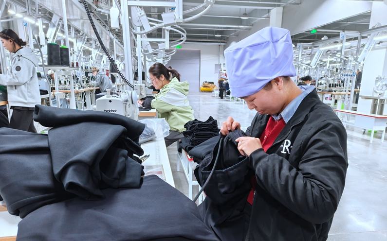 闽宁镇：让“家门口就业”成为稳稳的幸福