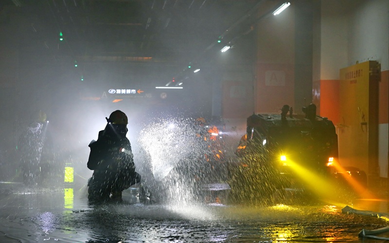 宁夏消防救援总队组织开展大型商业综合体灭火救援实战演练