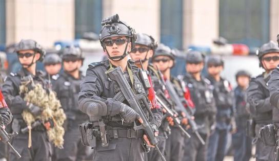銀川特警開展遠程武裝拉動訓練