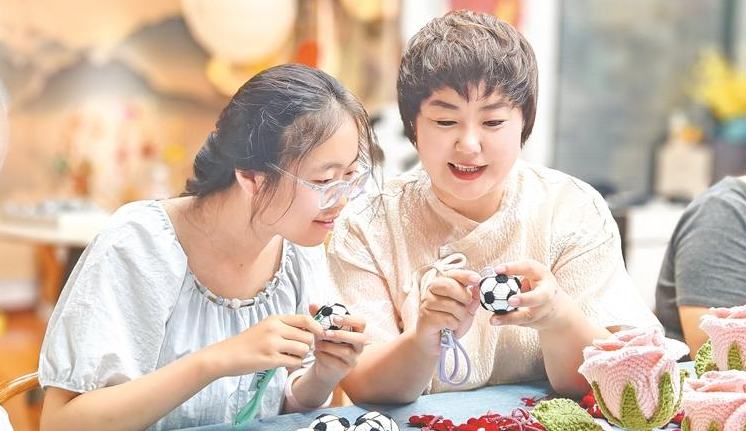 靈州織娘把手工產品賣向海外